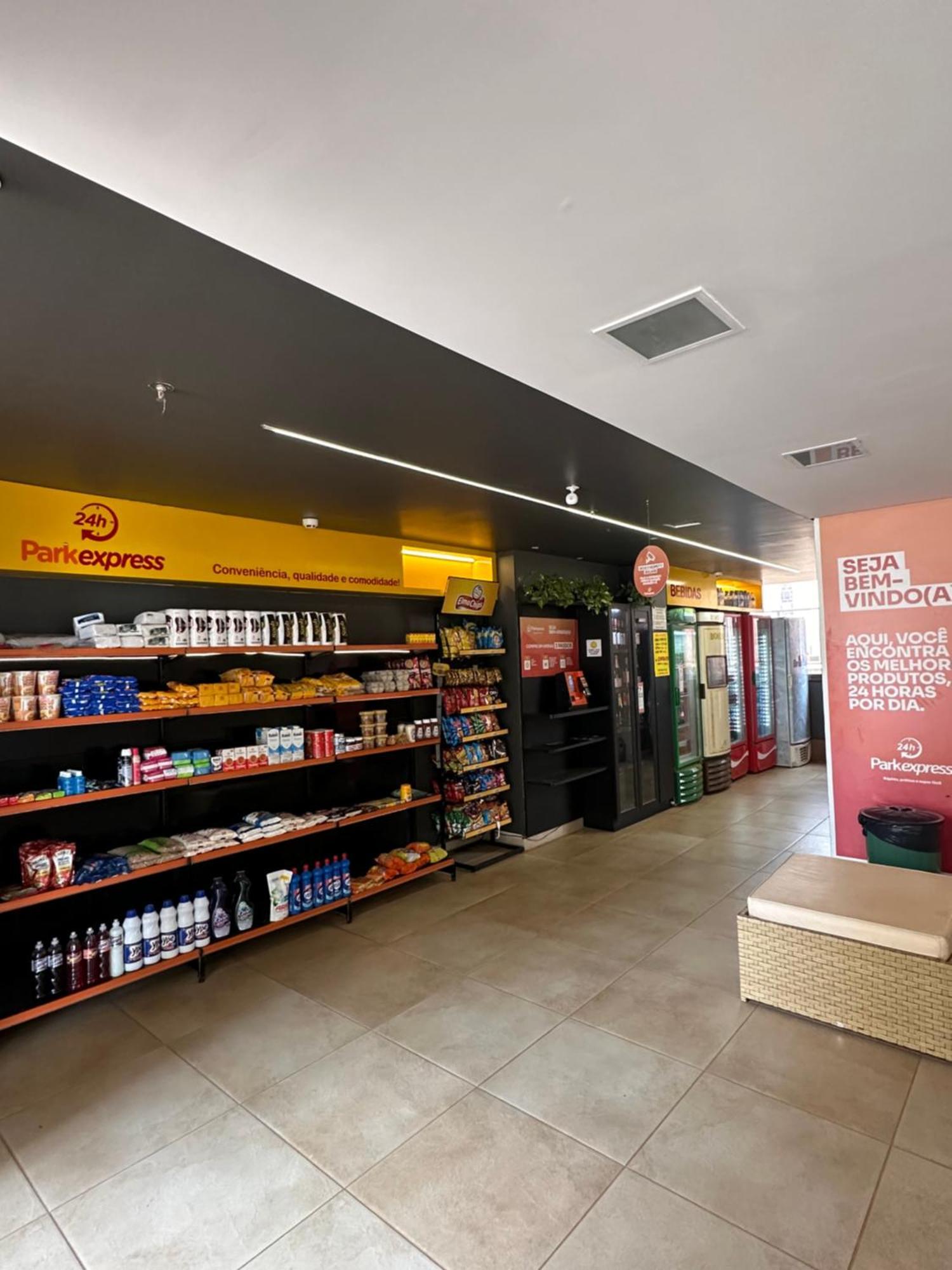 Apto Completo Com Varanda E Garagem Em * Brasilia